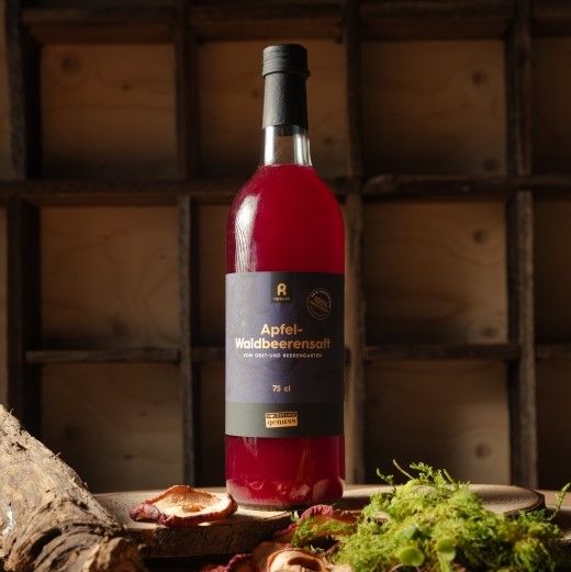 Apfel-Waldbeerensaft-Hochstamm-Genuss-Rares-Archehof.jpg